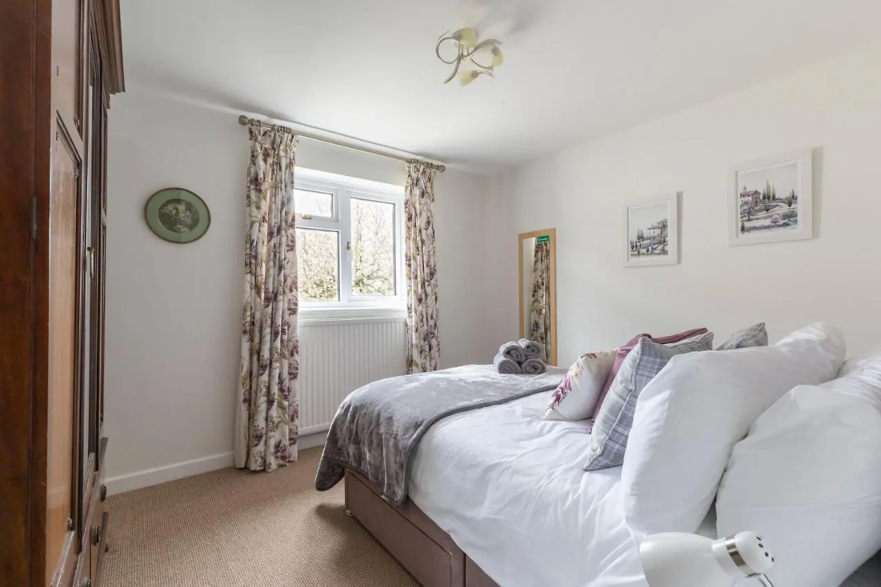 Luxury Cheltenham Home With Ev Charger - Lechampton Hills Holiday home