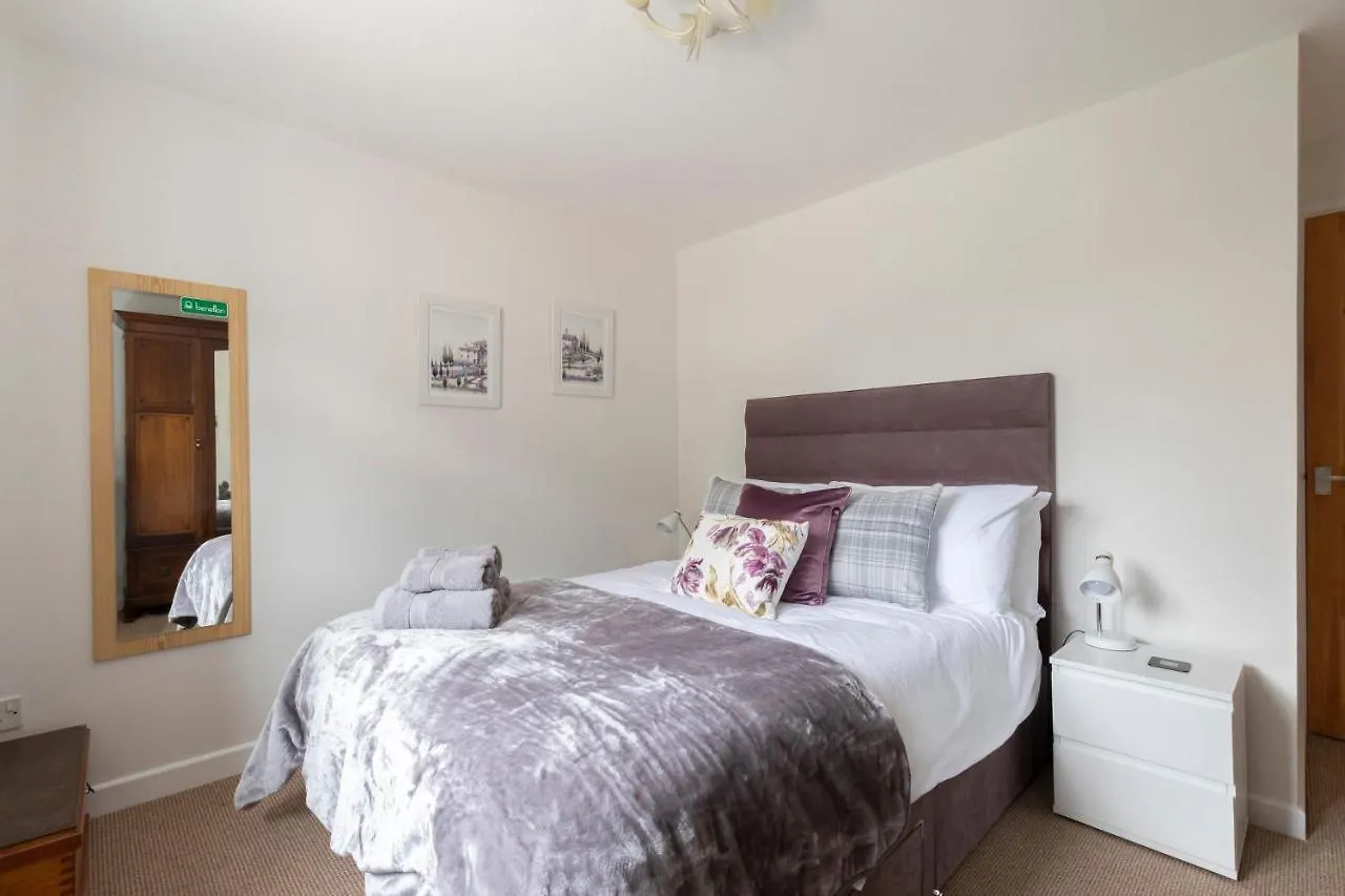 Luxury Cheltenham Home With Ev Charger - Lechampton Hills United Kingdom