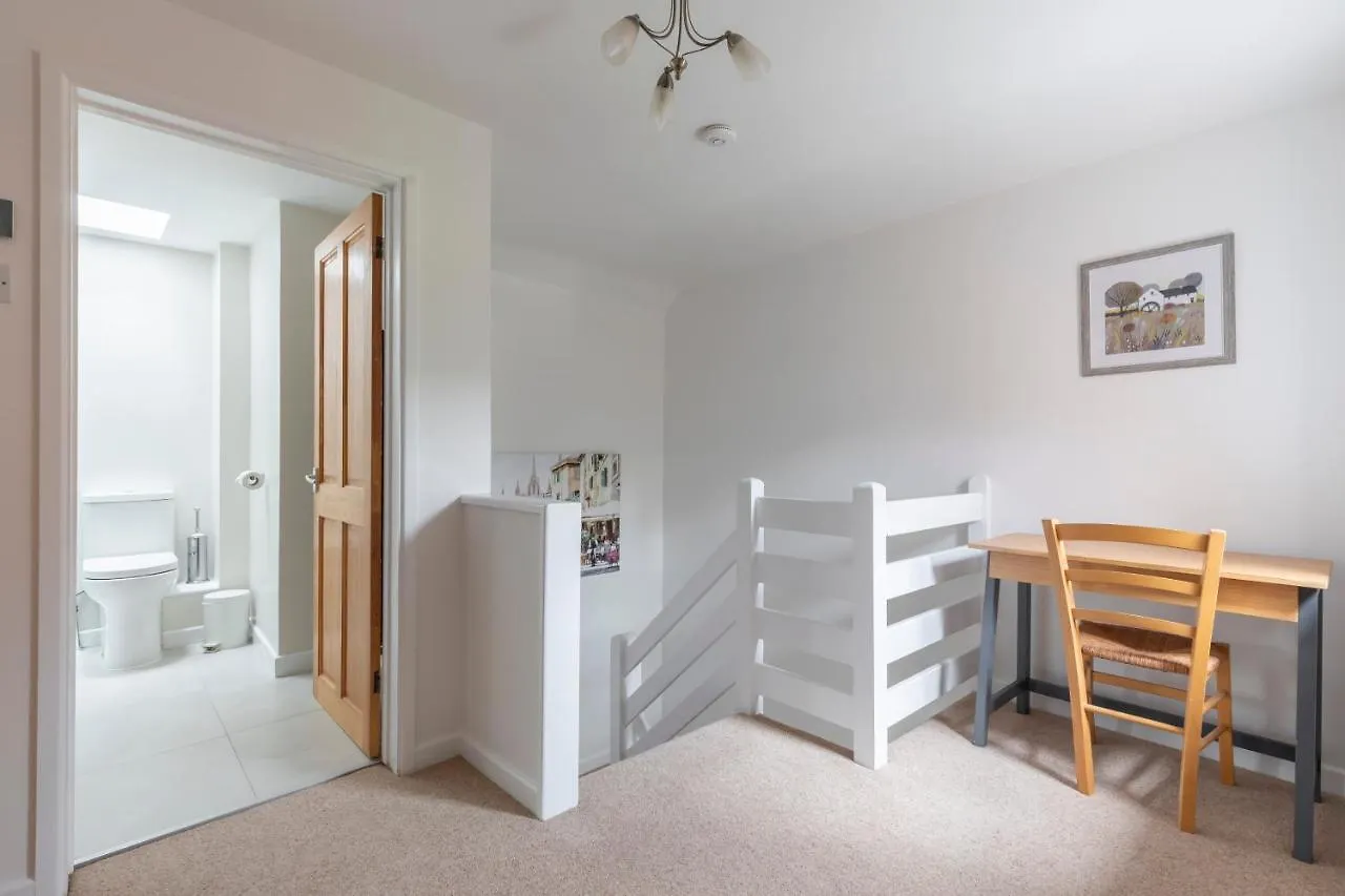 Holiday home Luxury Cheltenham Home With Ev Charger - Lechampton Hills