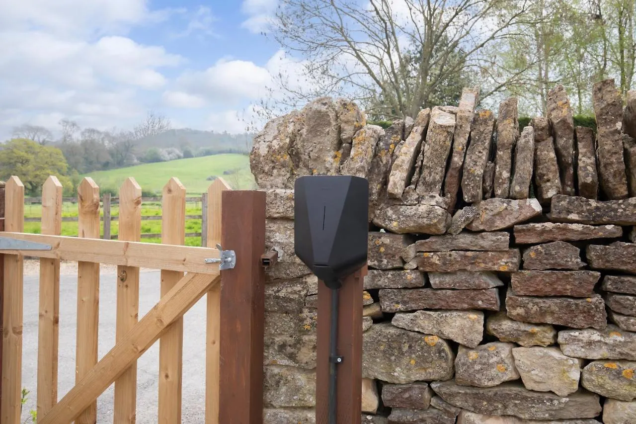 Luxury Cheltenham Home With Ev Charger - Lechampton Hills Holiday home
