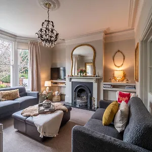  Holiday home Victorian Townhouse 5 Bedrooms